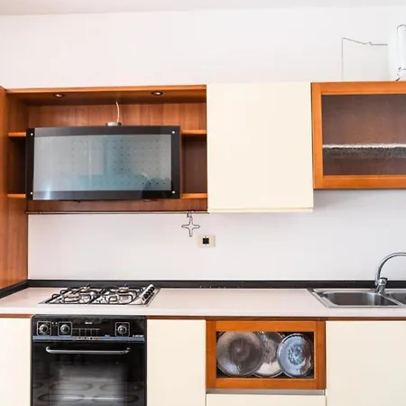 Beautiful And Well-equipped Flat For Four Apartament