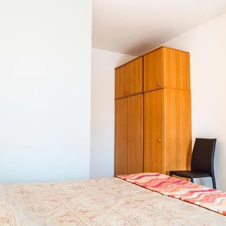 Beautiful And Well-equipped Flat For Four Apartament